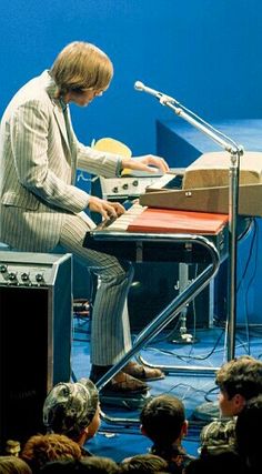 keyboard players - ray manzerek